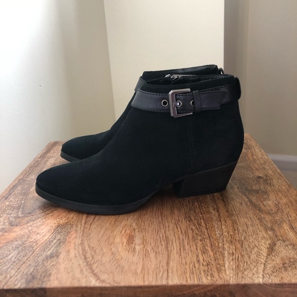 NWOB Aquatalia black leather buckle strap booties - Picture 3 of 8